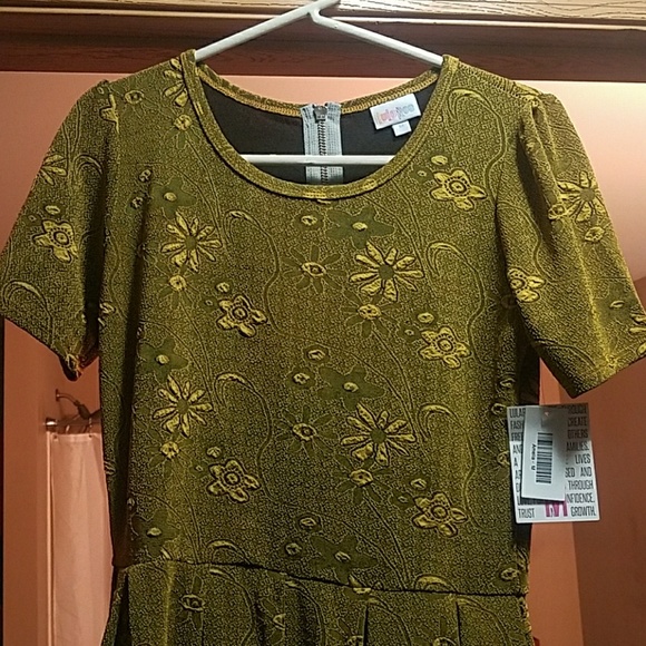 NWT Amelia - Picture 1 of 3